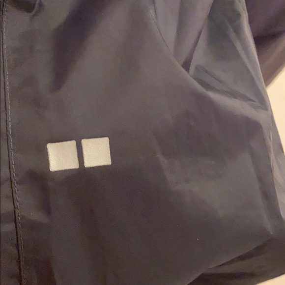 GUC Ultra Light Uniqlo Windbreaker - Picture 3 of 6